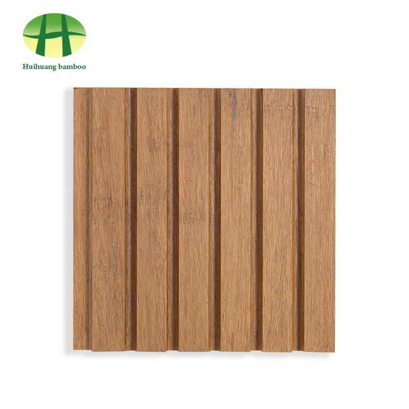 Stort rillet bambusgulv